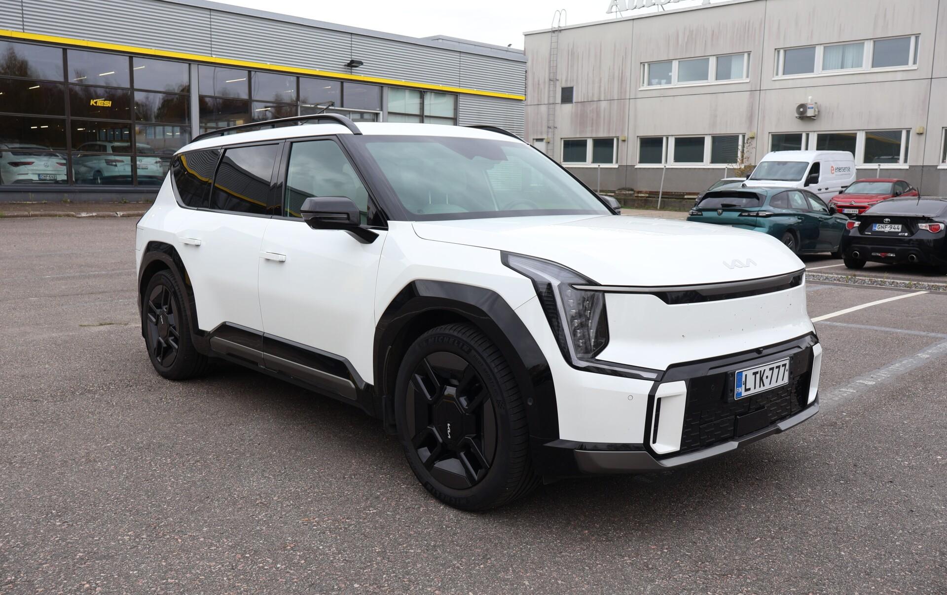 Pienoiskuva 3: 2024 Kia EV9