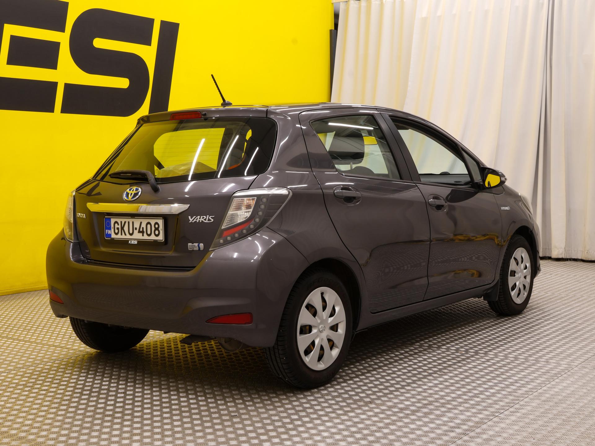 Pienoiskuva 3: 2013 Toyota Yaris