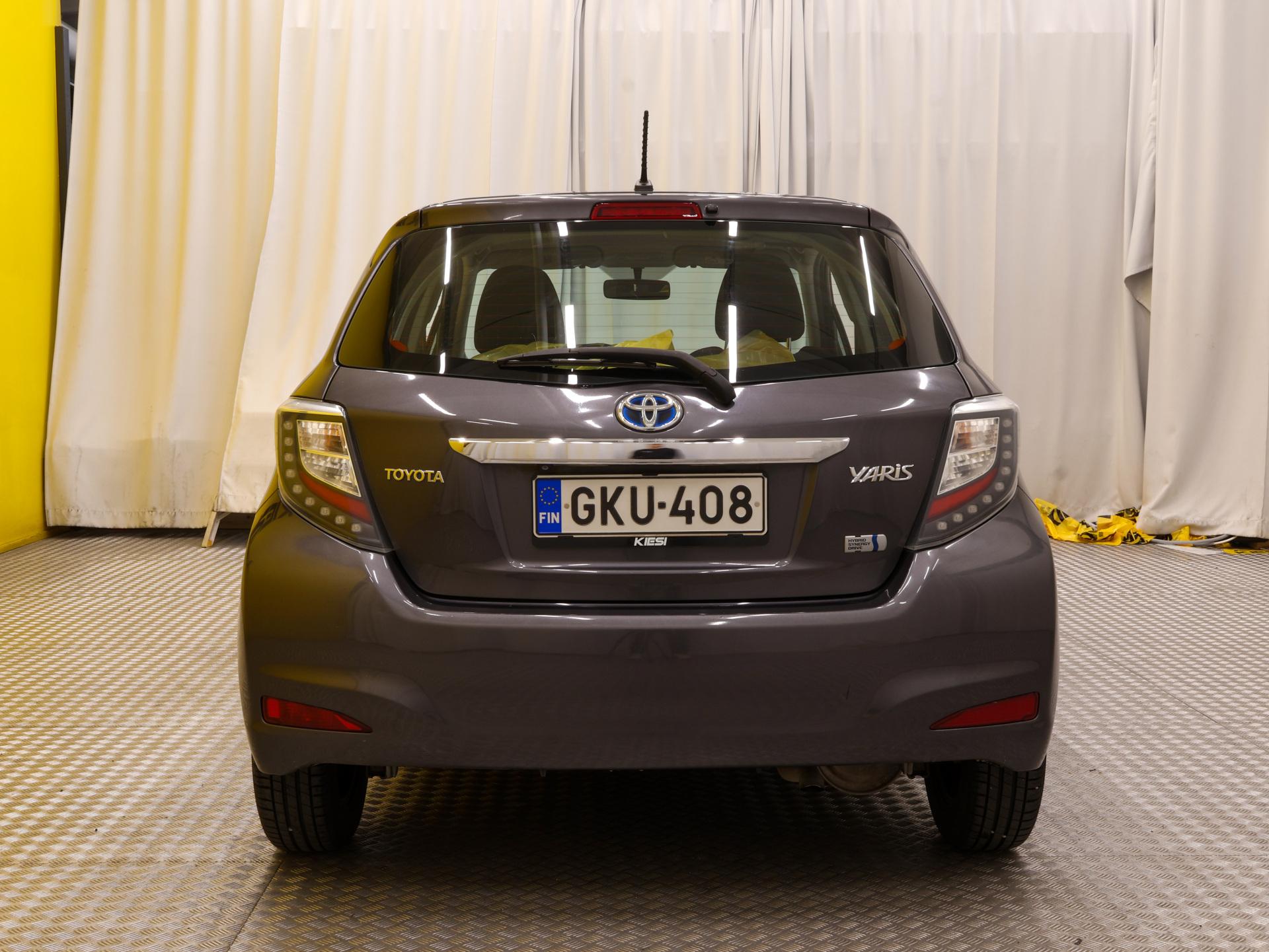 Näytä kaikki kuvat: 2013 Toyota Yaris