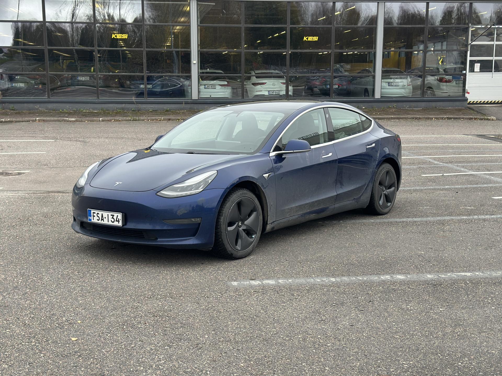 Pienoiskuva 3: 2019 Tesla Model 3
