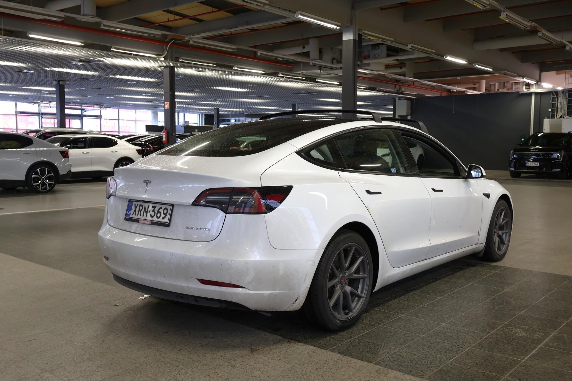 Näytä kaikki kuvat: 2021 Tesla Model 3