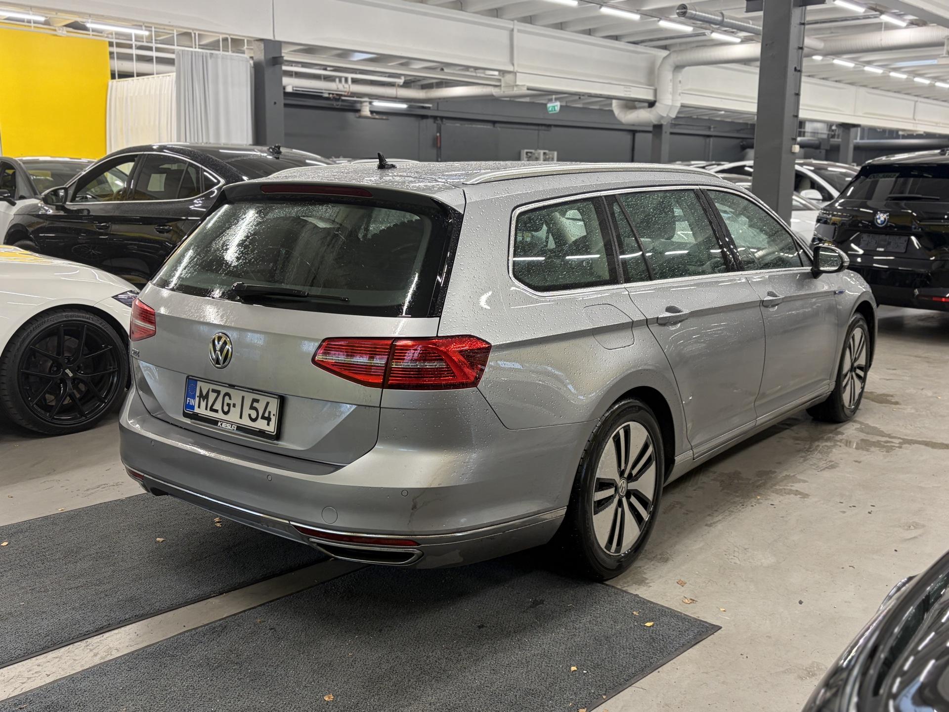 Näytä kaikki kuvat: 2018 Volkswagen Passat