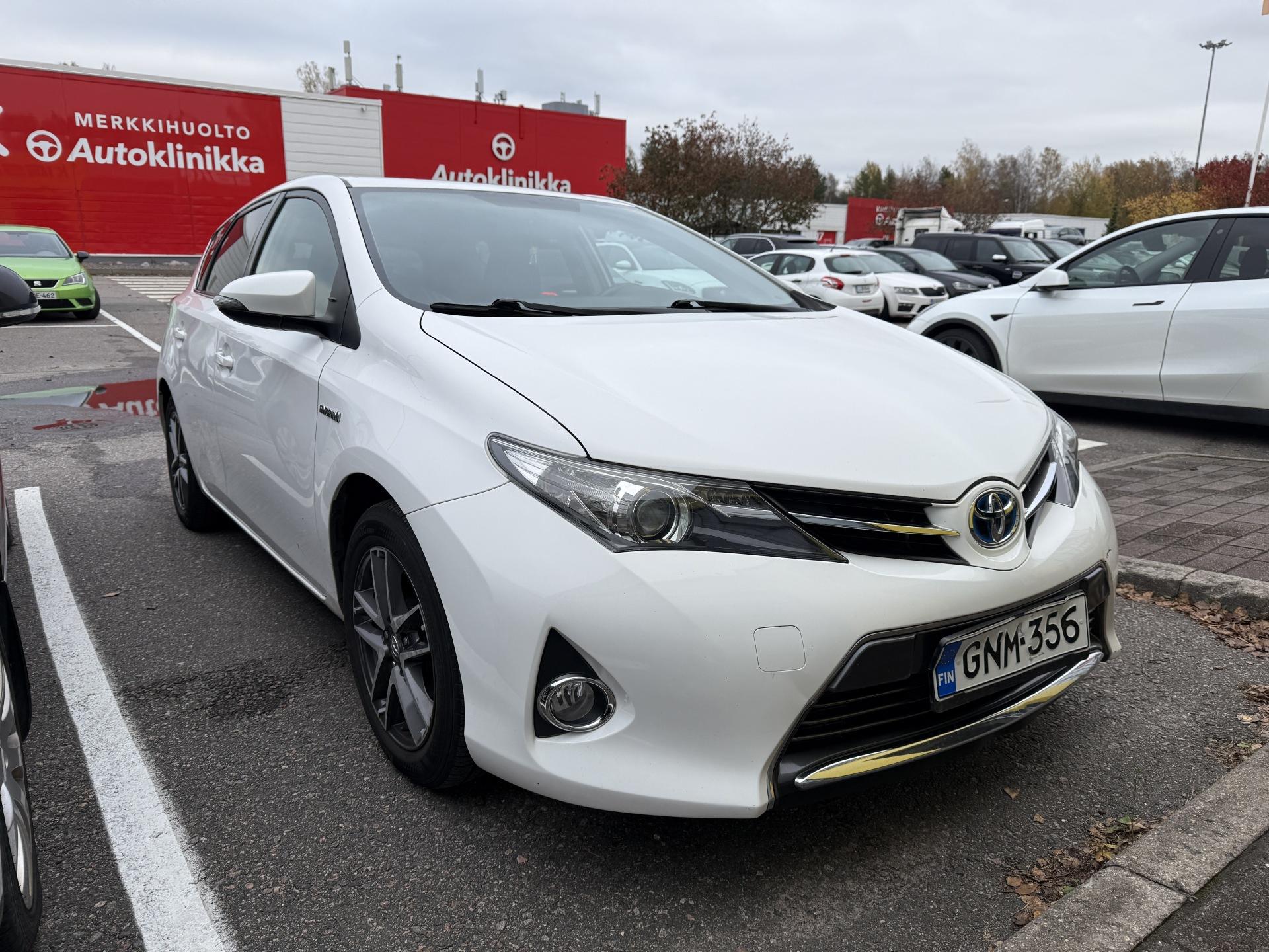 Pienoiskuva 3: 2014 Toyota Auris