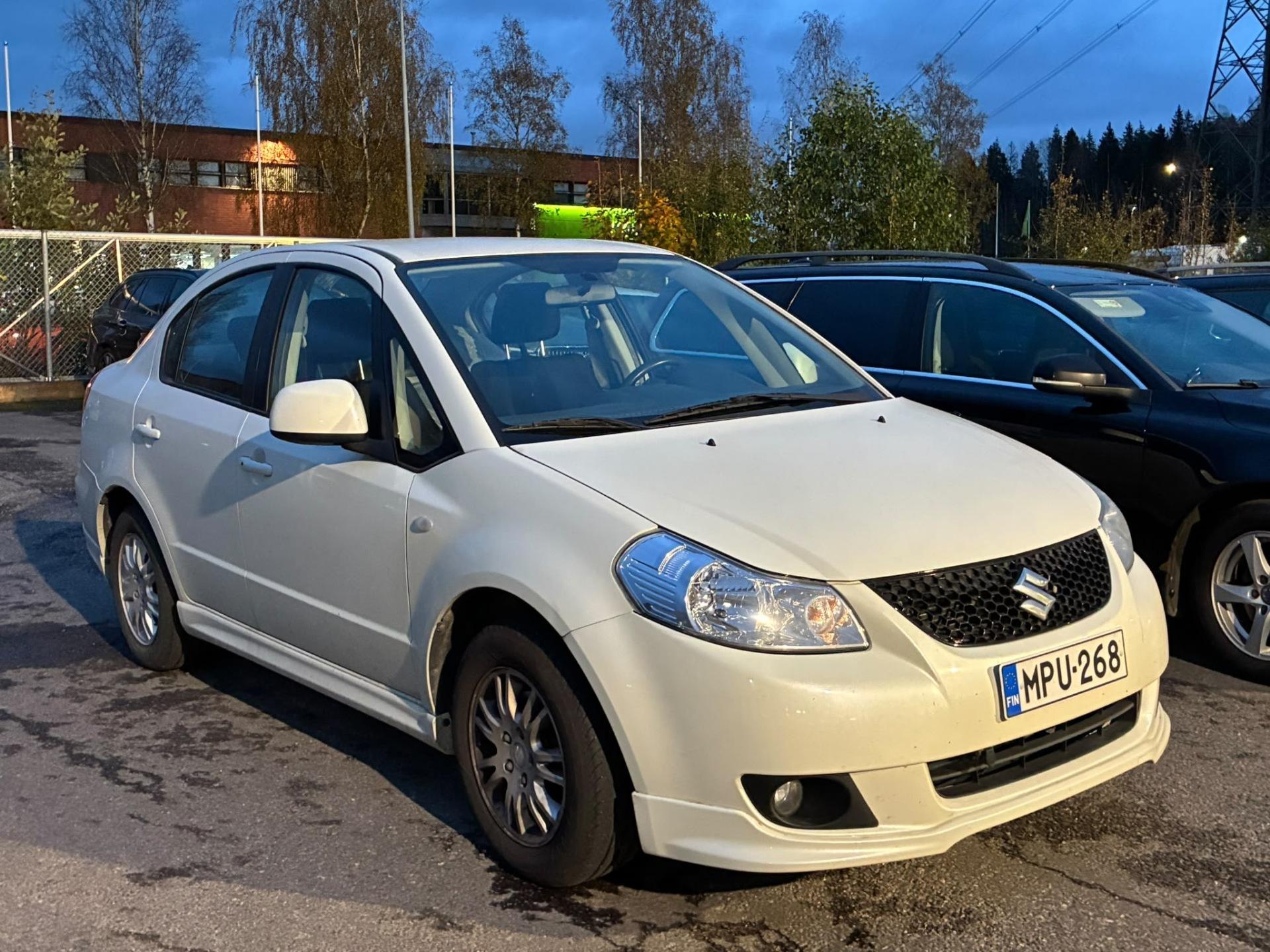 Pienoiskuva 3: 2009 Suzuki SX4