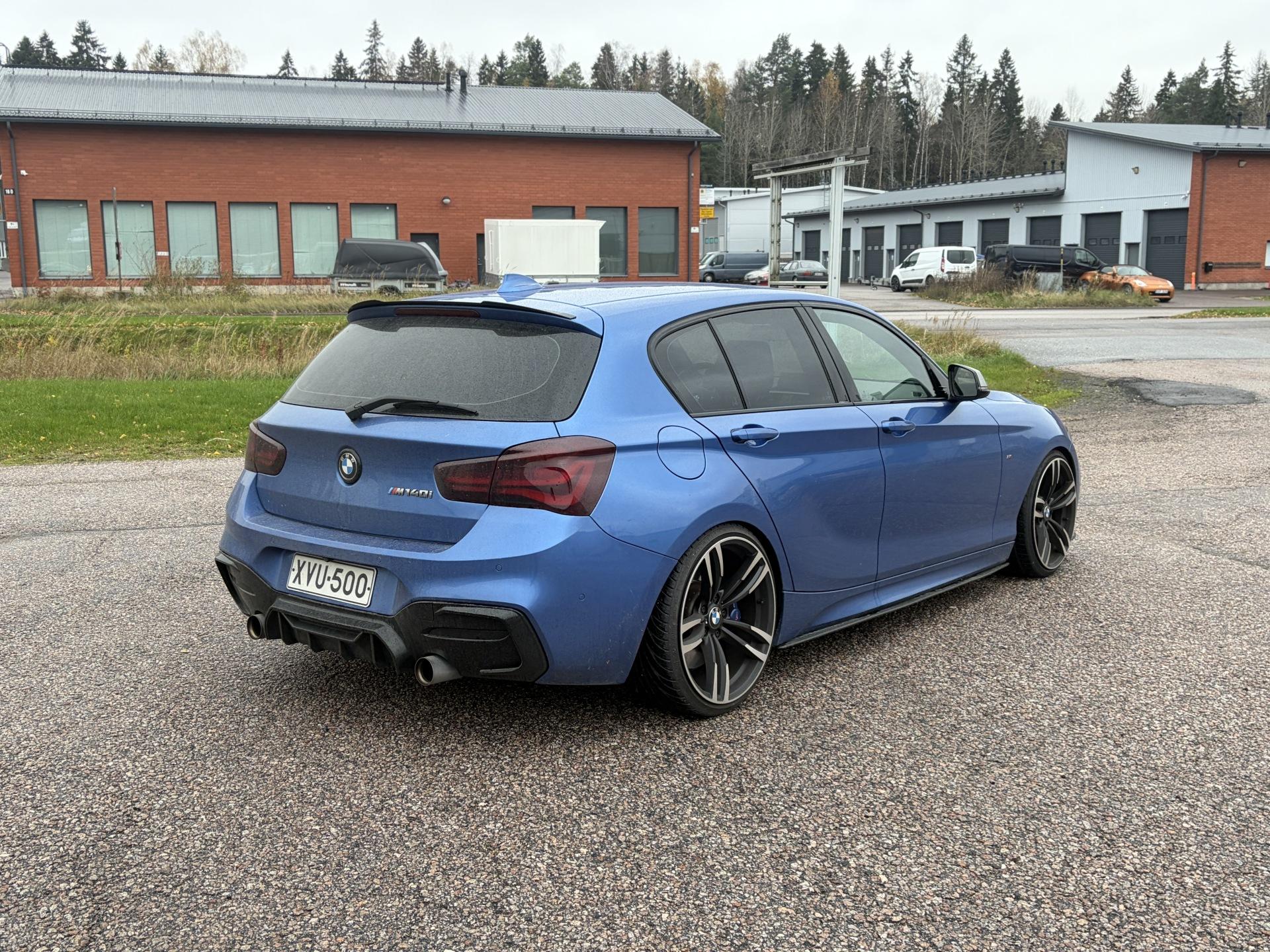 Näytä kaikki kuvat: 2018 BMW M140i