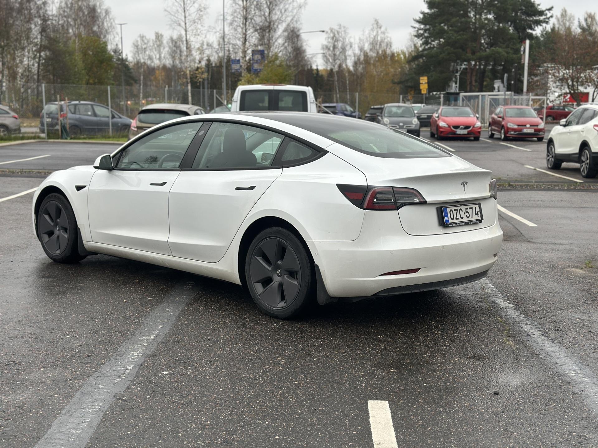 Näytä kaikki kuvat: 2021 Tesla Model 3