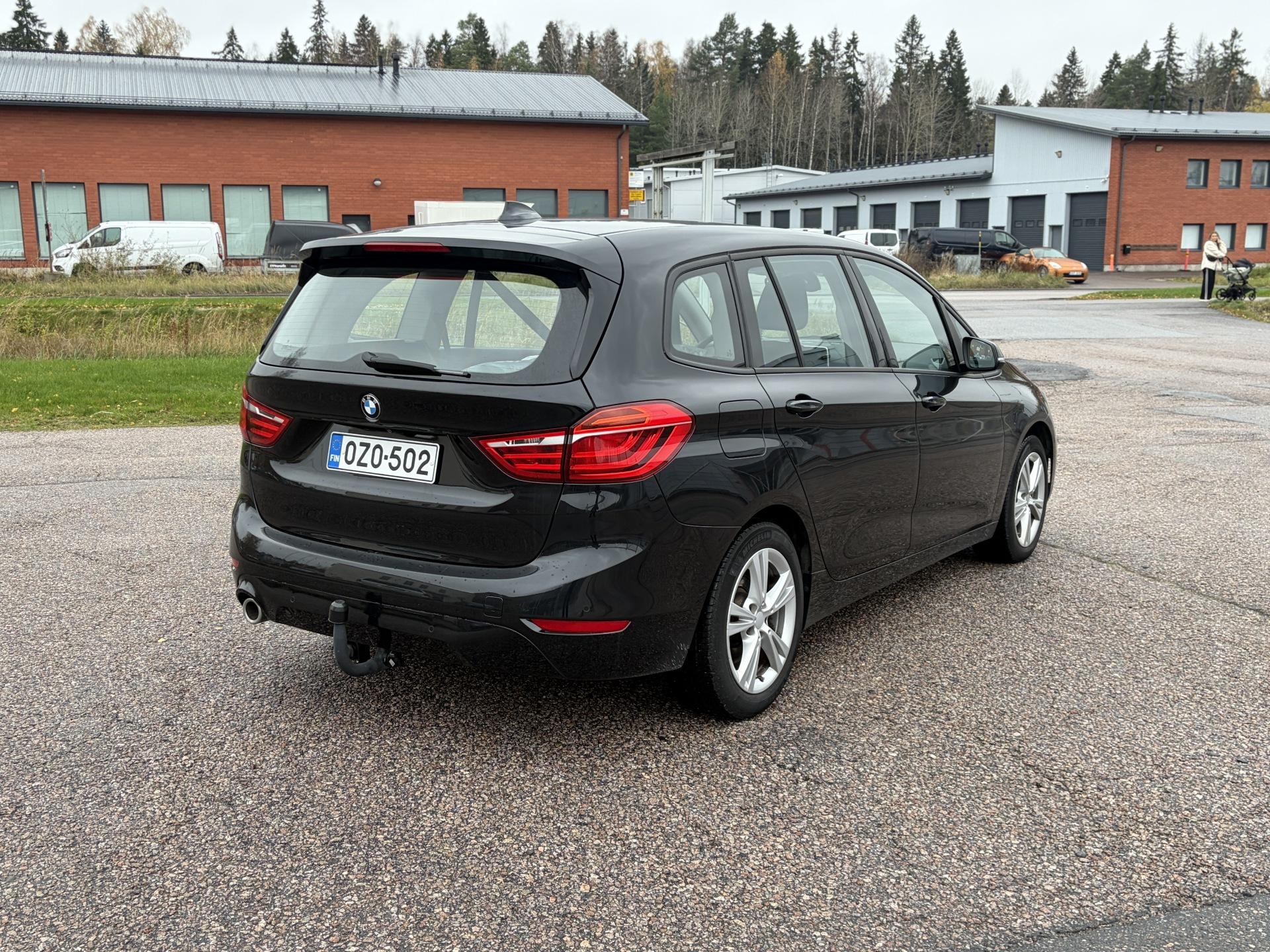 Näytä kaikki kuvat: 2023 BMW 218
