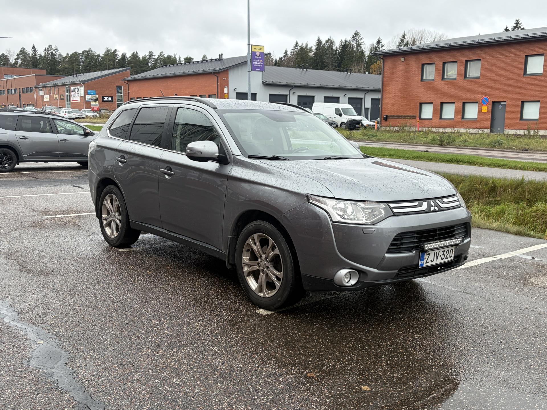 Pienoiskuva 2: 2013 Mitsubishi Outlander