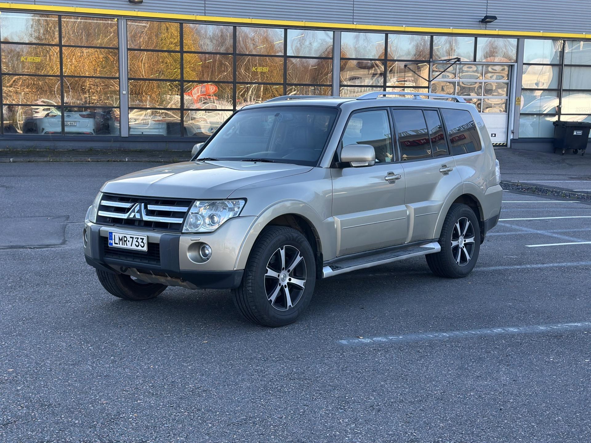 Pienoiskuva 3: 2007 Mitsubishi Pajero