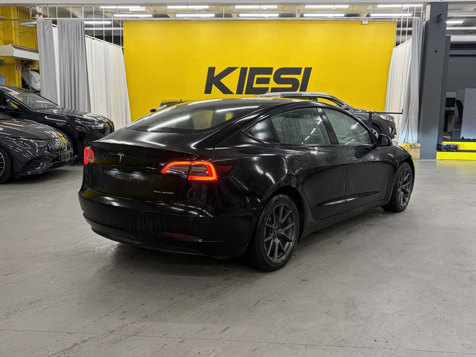Näytä kaikki kuvat: 2021 Tesla Model 3