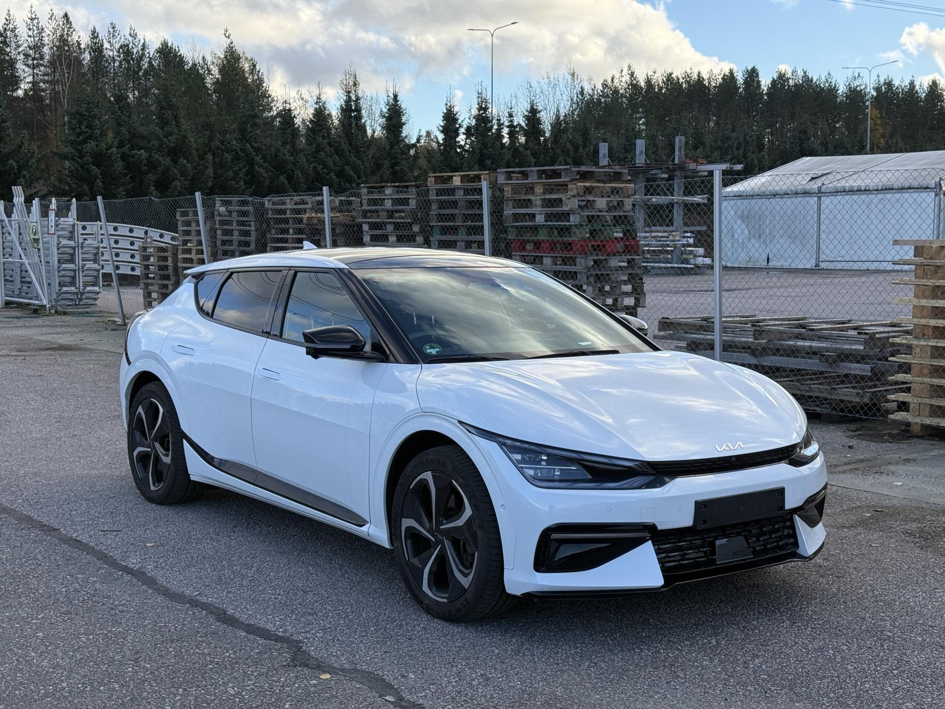 Pienoiskuva 3: 2023 Kia EV6