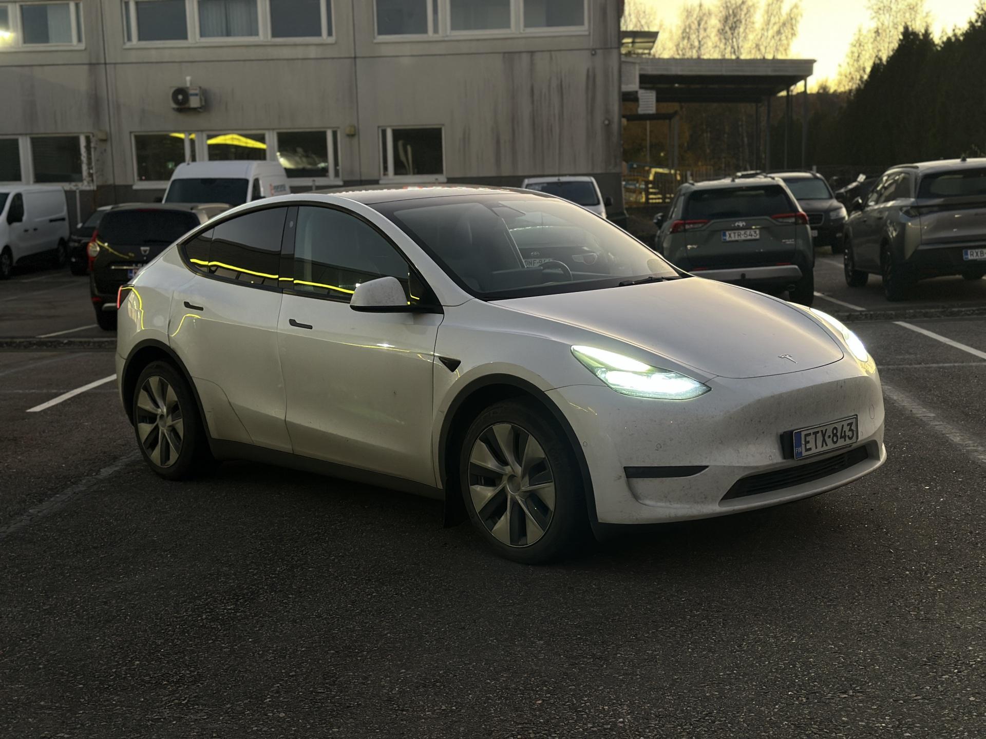 Pienoiskuva 3: 2022 Tesla Model Y