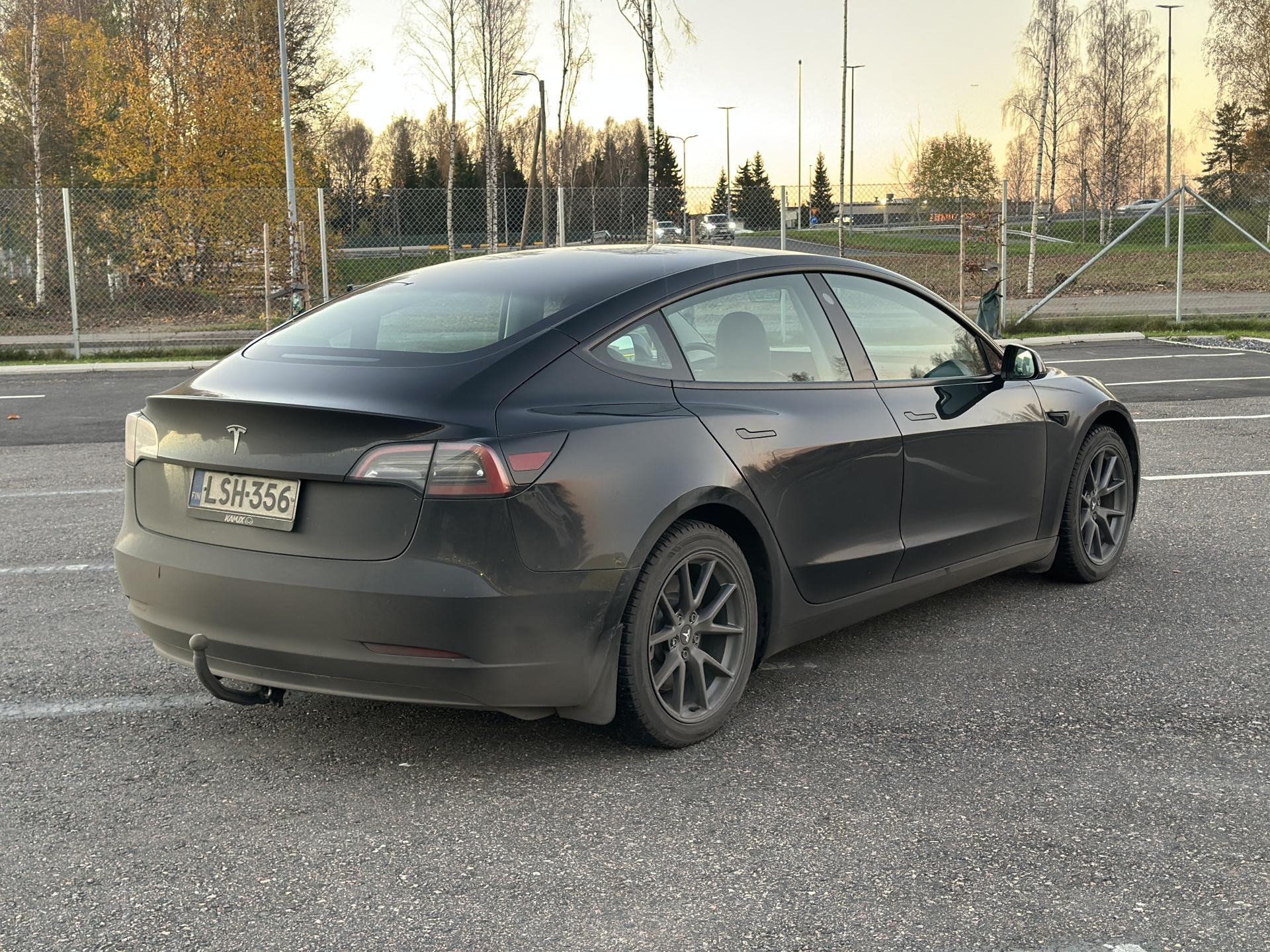 Näytä kaikki kuvat: 2023 Tesla Model 3