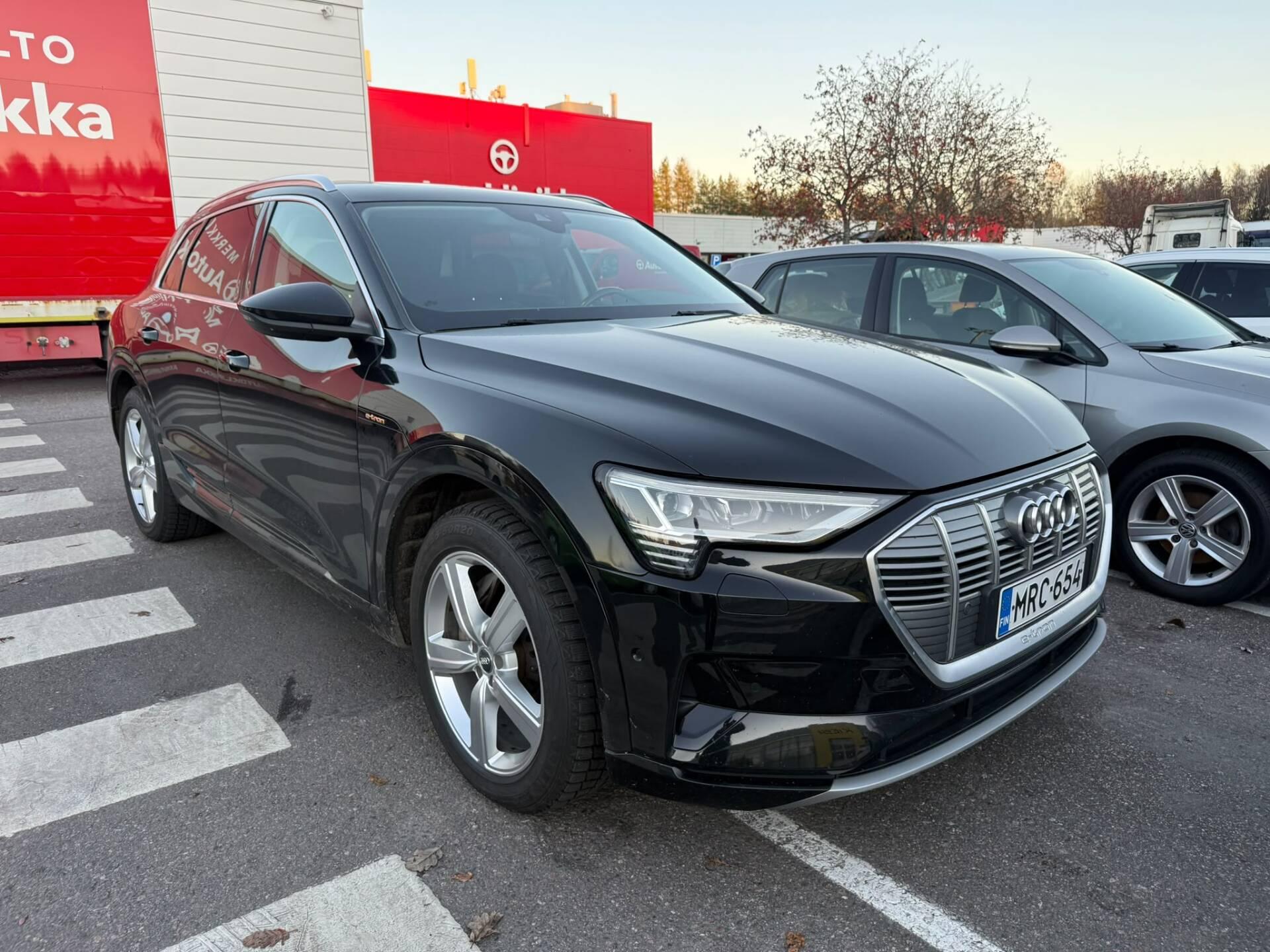 Pienoiskuva 3: 2019 Audi e-tron