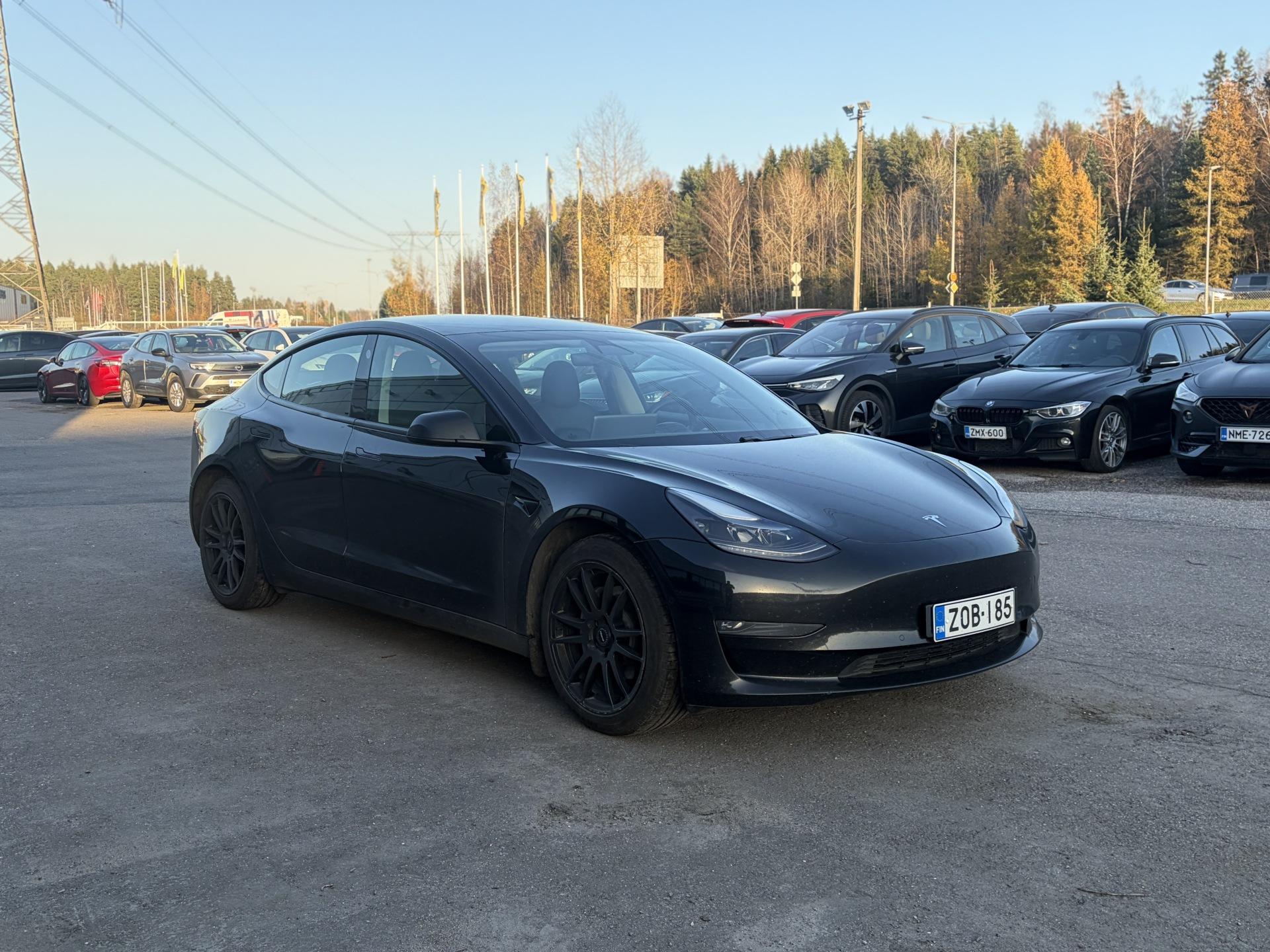 Pienoiskuva 3: 2021 Tesla Model 3