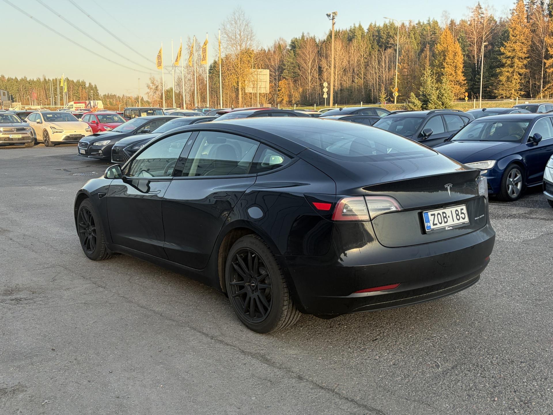 Näytä kaikki kuvat: 2021 Tesla Model 3