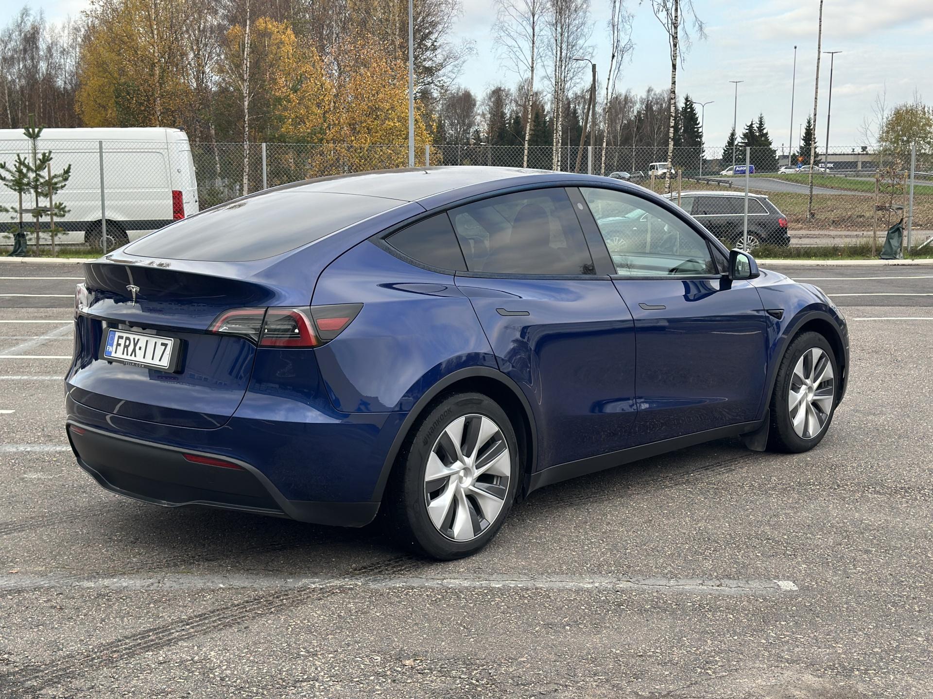 Näytä kaikki kuvat: 2023 Tesla Model Y