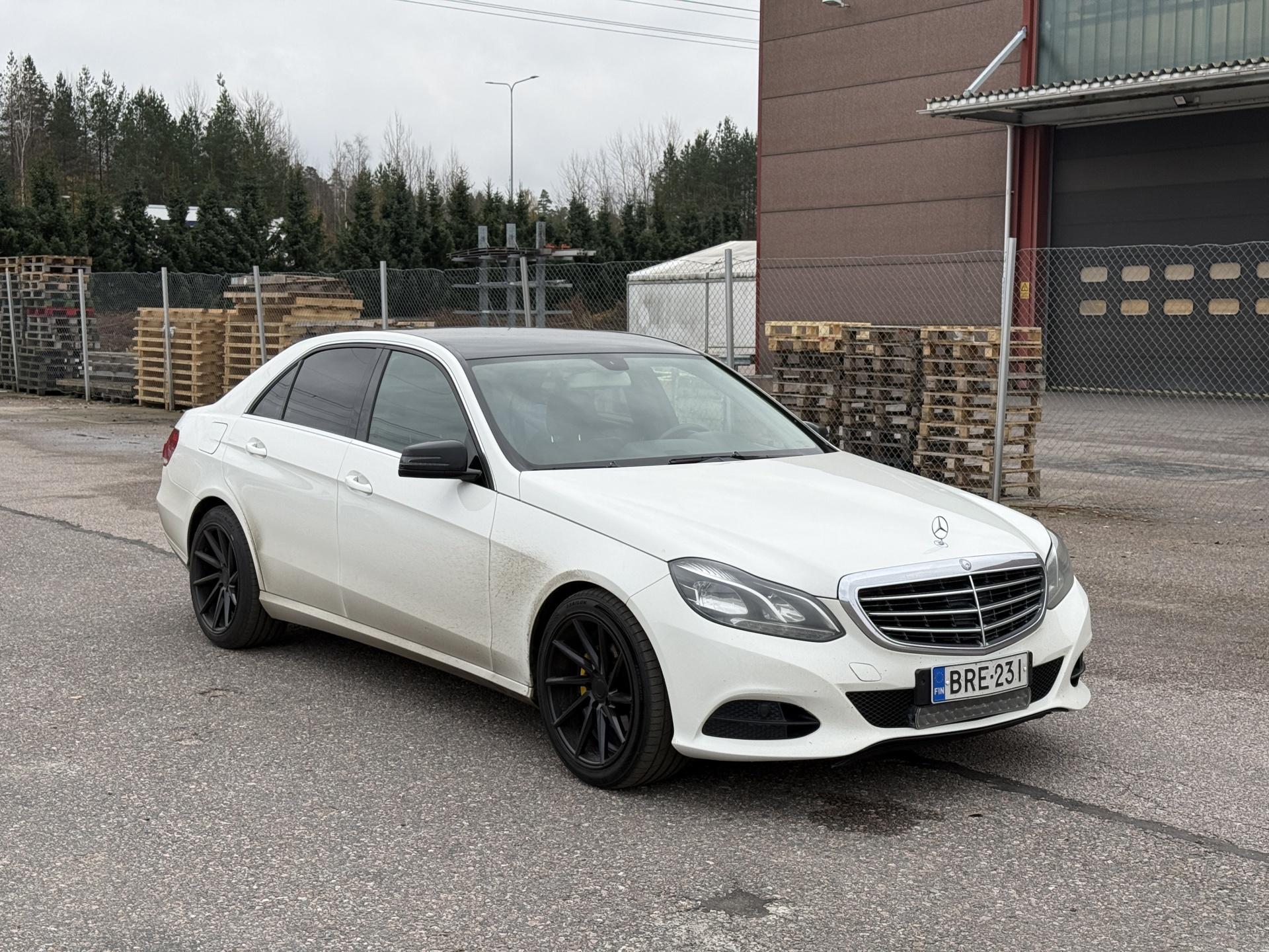 Pienoiskuva 3: 2013 Mercedes-Benz E