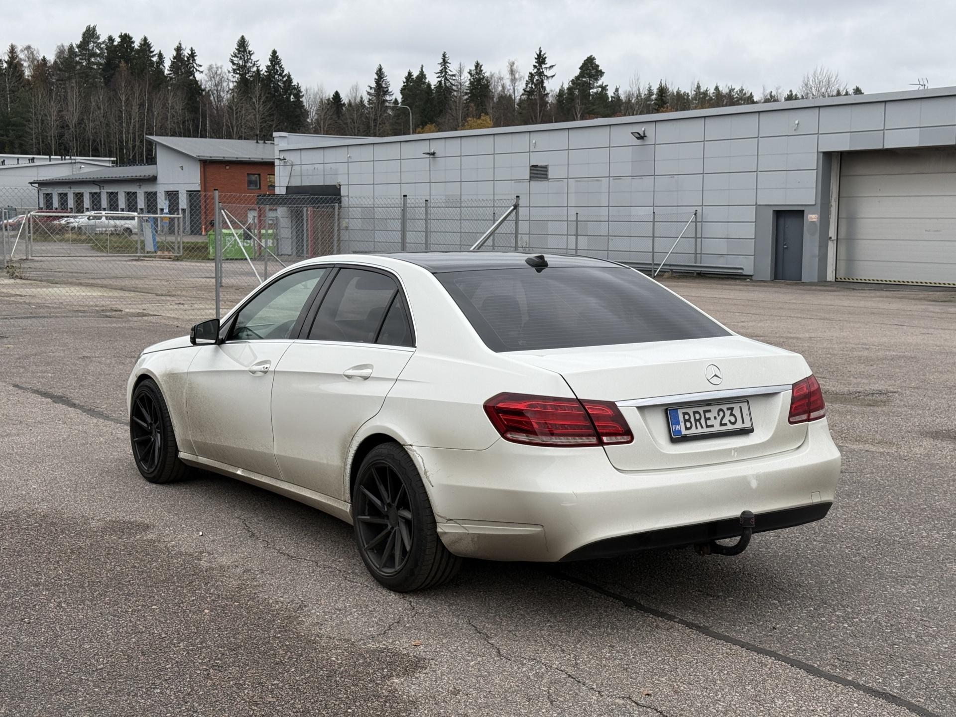 Näytä kaikki kuvat: 2013 Mercedes-Benz E