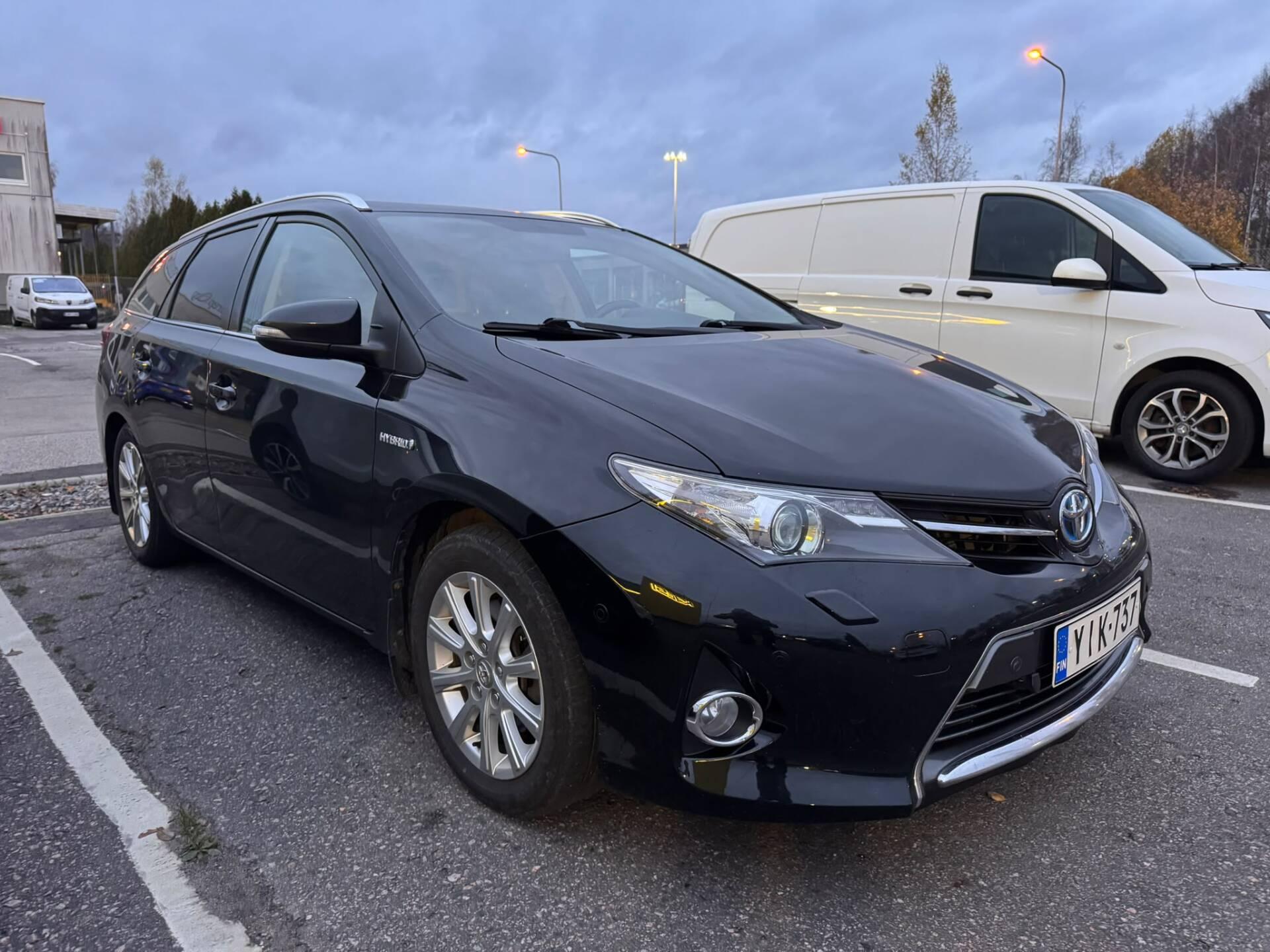 Pienoiskuva 3: 2013 Toyota Auris