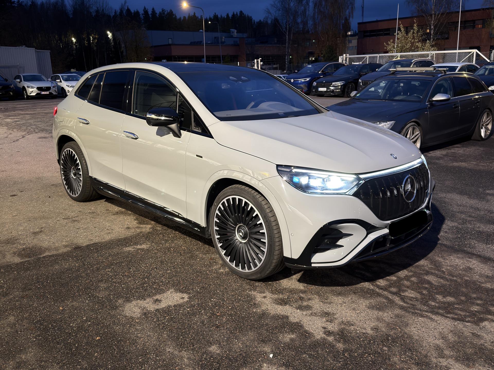 Pienoiskuva 3: 2023 Mercedes-Benz EQE SUV