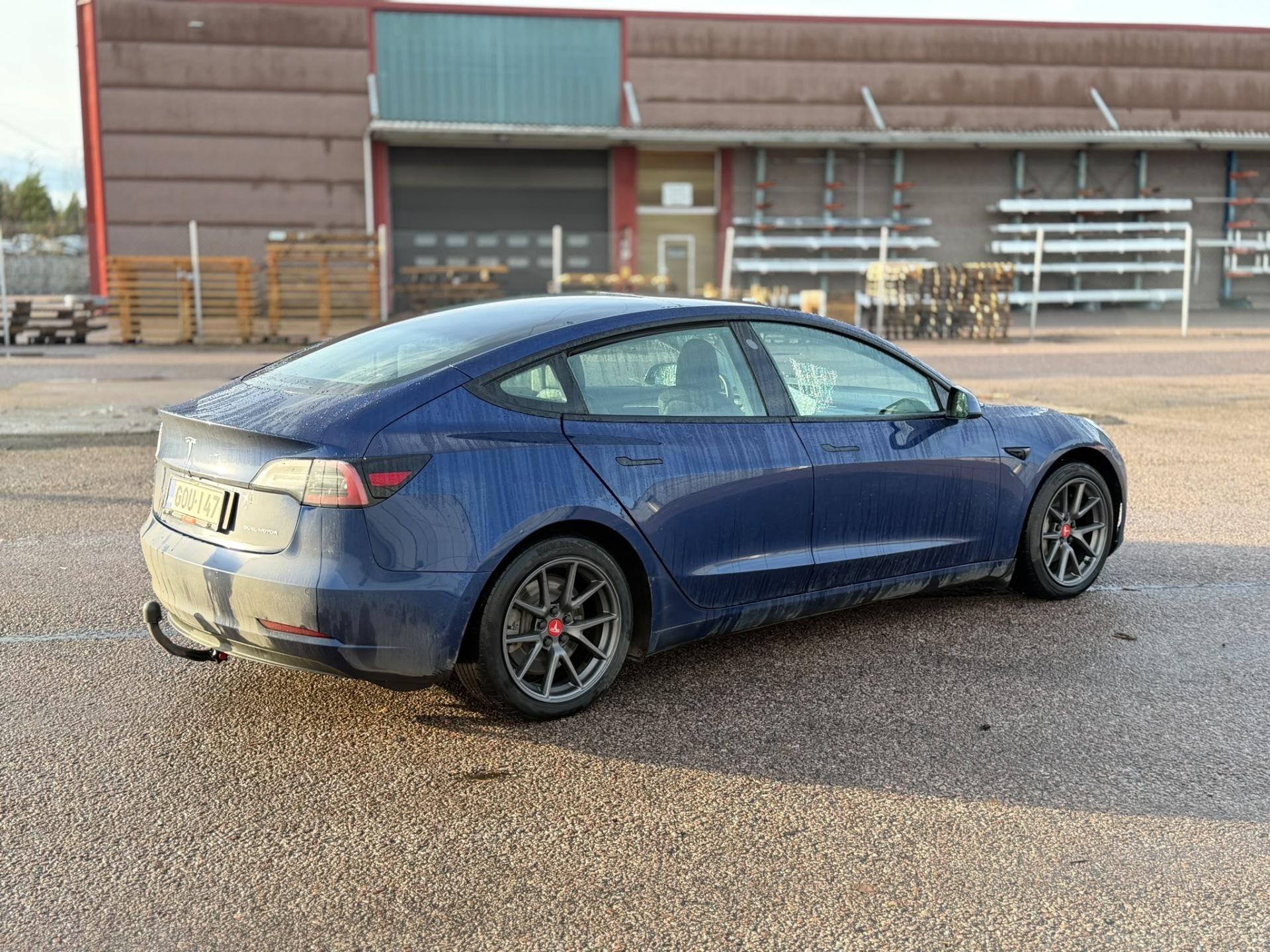 Näytä kaikki kuvat: 2021 Tesla Model 3