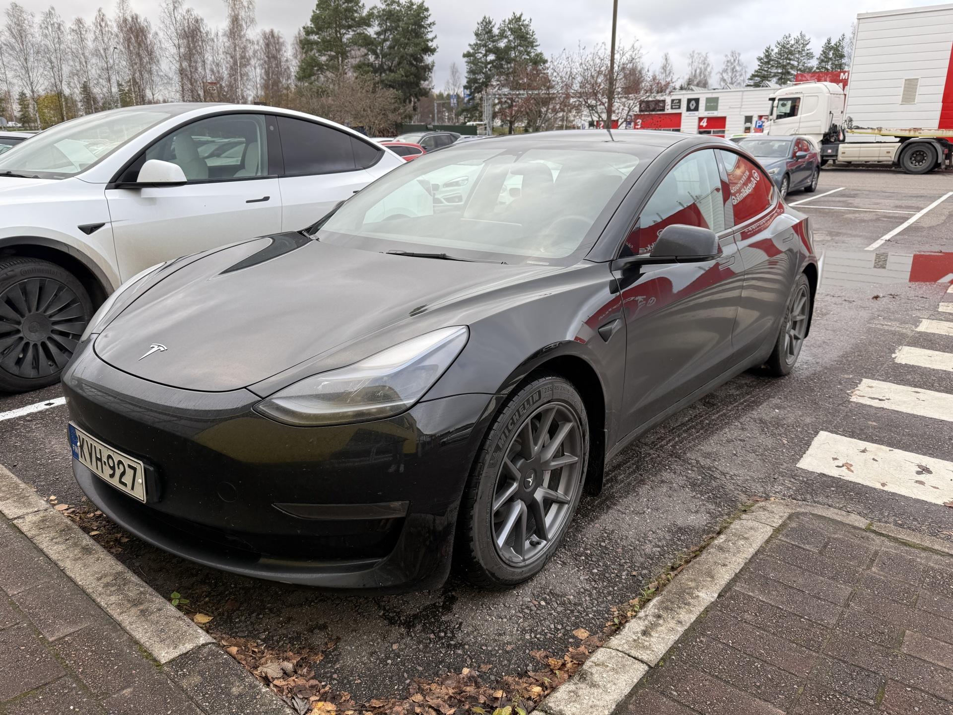Pienoiskuva 3: 2023 Tesla Model 3