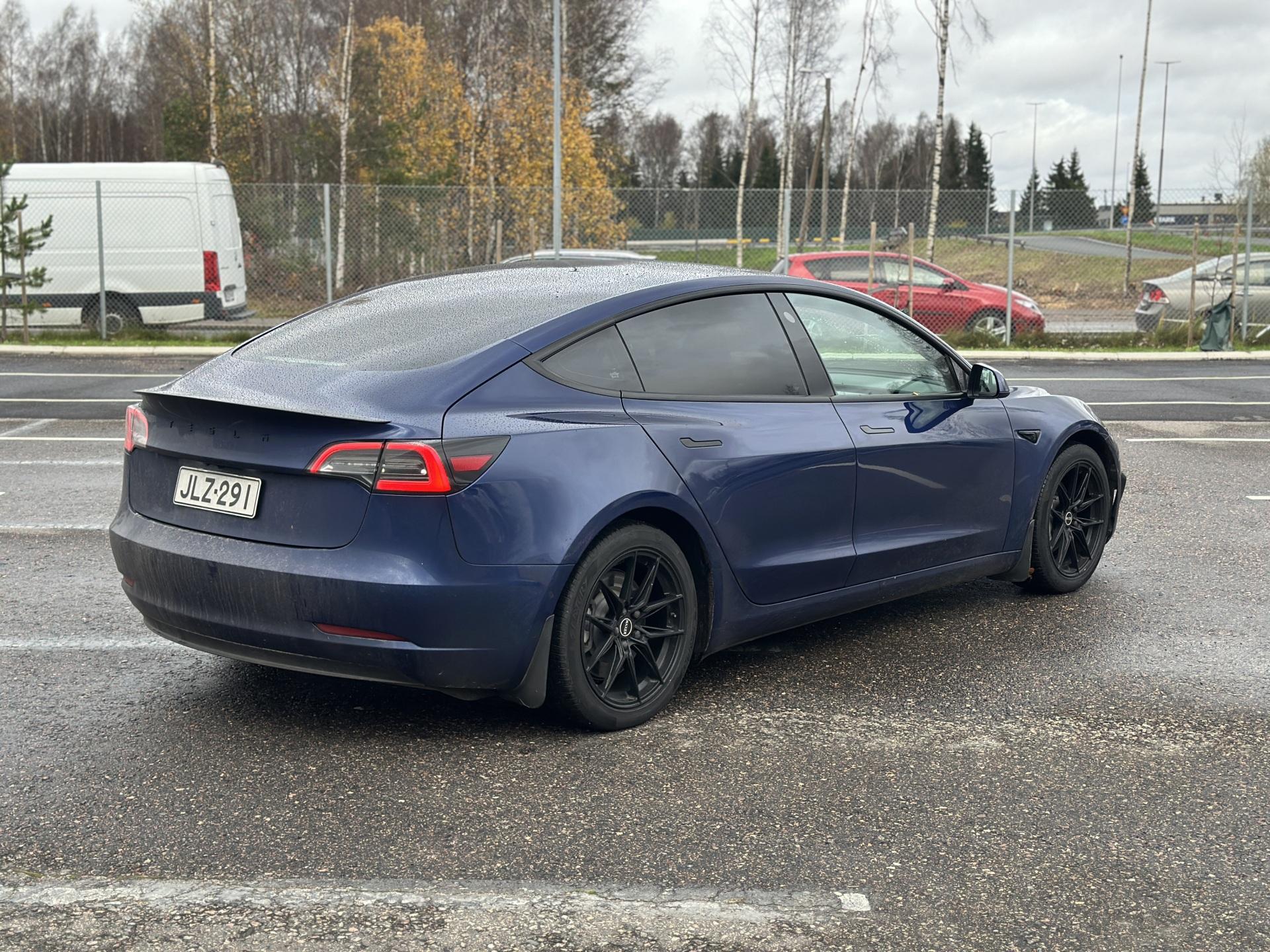 Näytä kaikki kuvat: 2021 Tesla Model 3