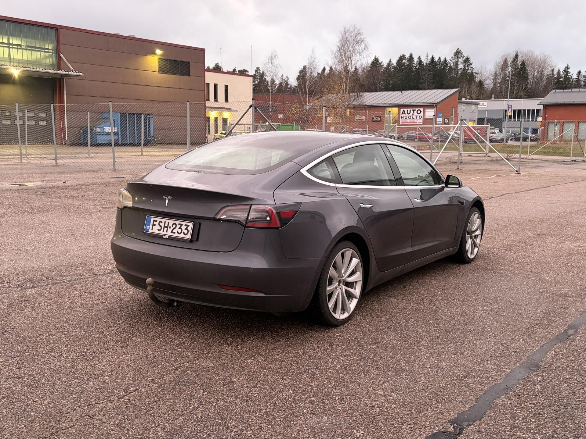 Näytä kaikki kuvat: 2020 Tesla Model 3