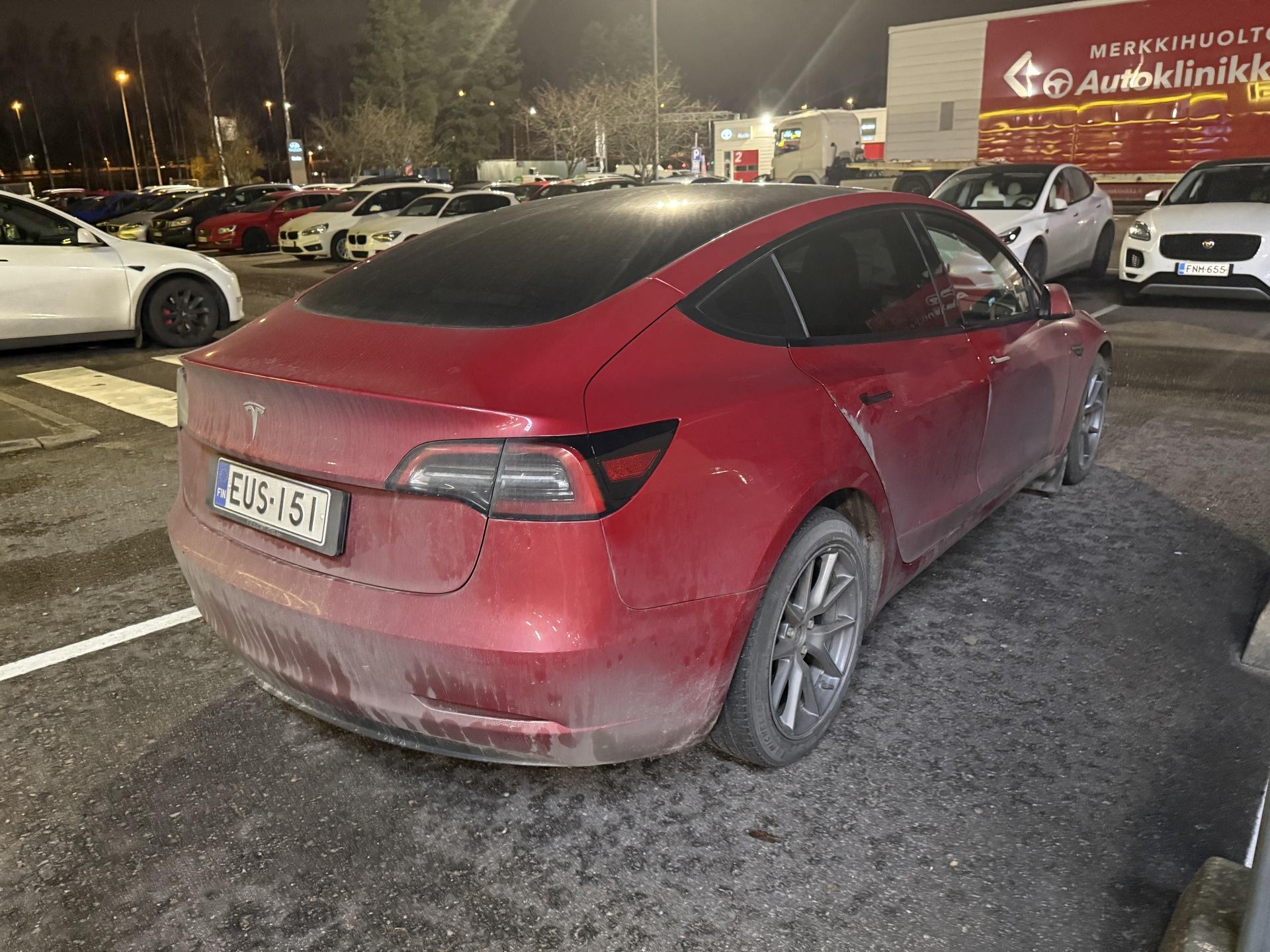 Näytä kaikki kuvat: 2023 Tesla Model 3