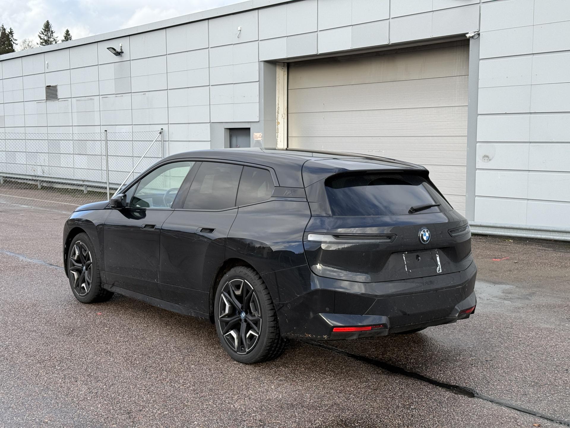 Näytä kaikki kuvat: 2023 BMW iX