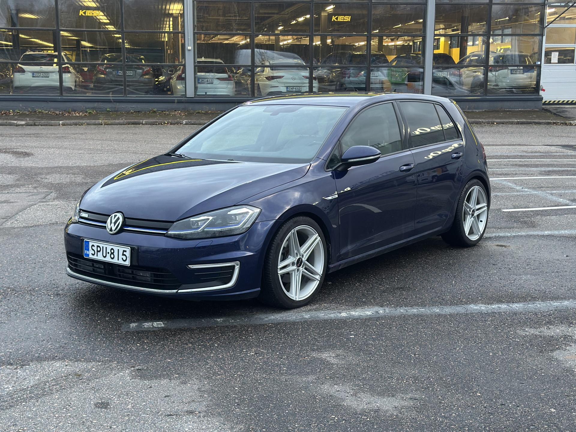 Pienoiskuva 3: 2019 Volkswagen Golf