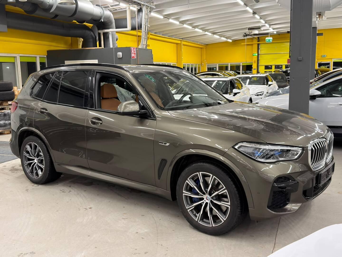 Pienoiskuva 3: 2023 BMW X5