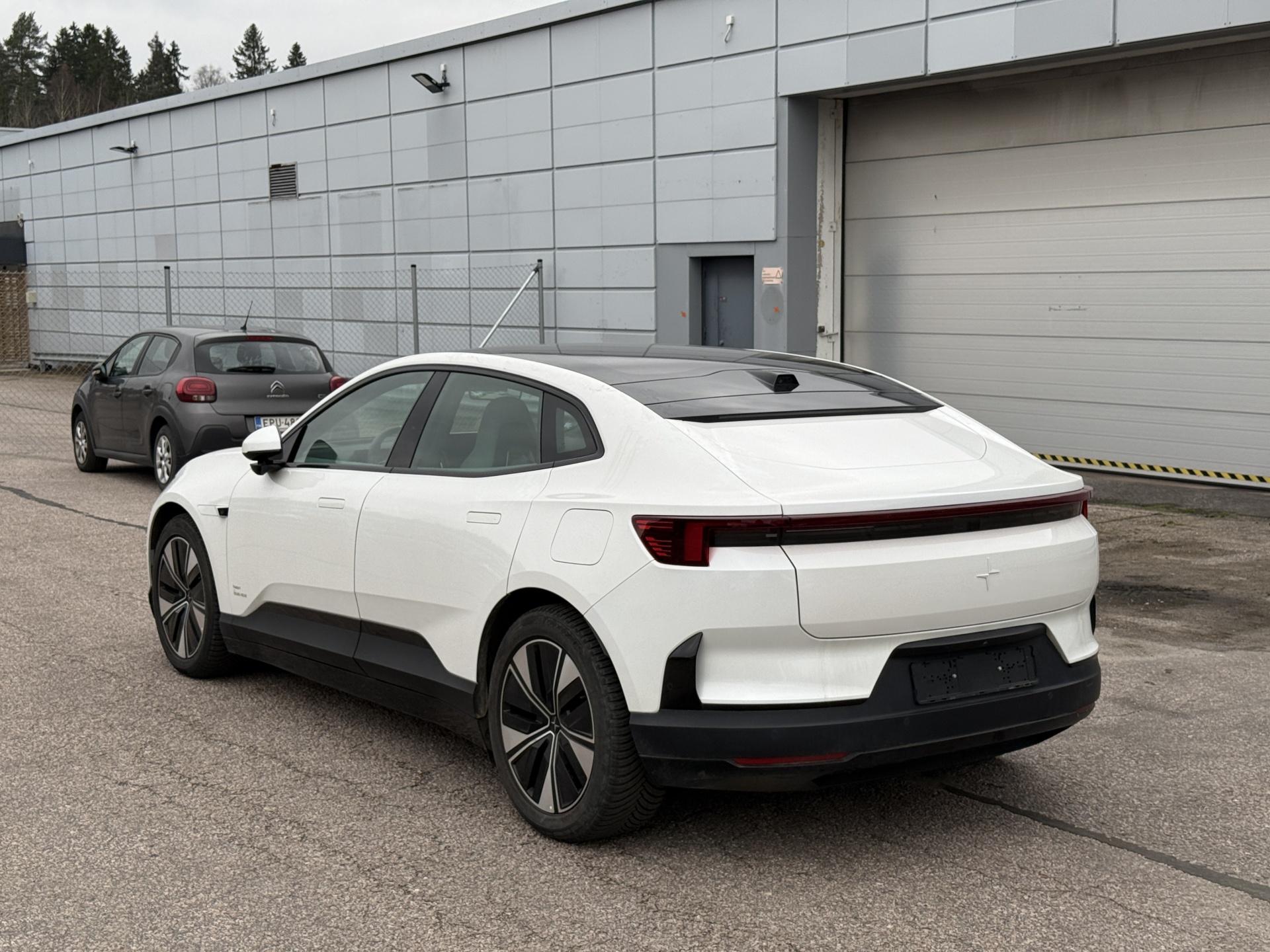 Näytä kaikki kuvat: 2025 Polestar 4