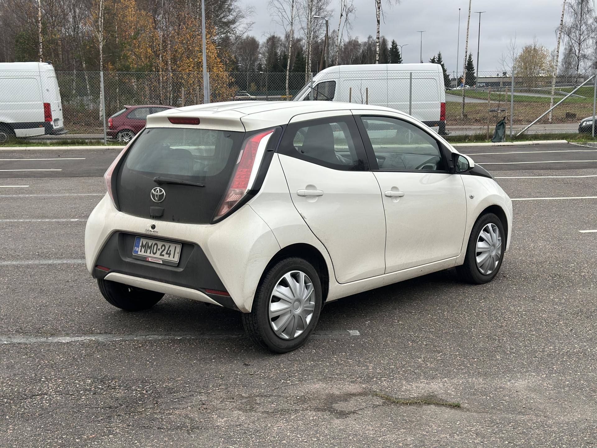 Näytä kaikki kuvat: 2016 Toyota Aygo
