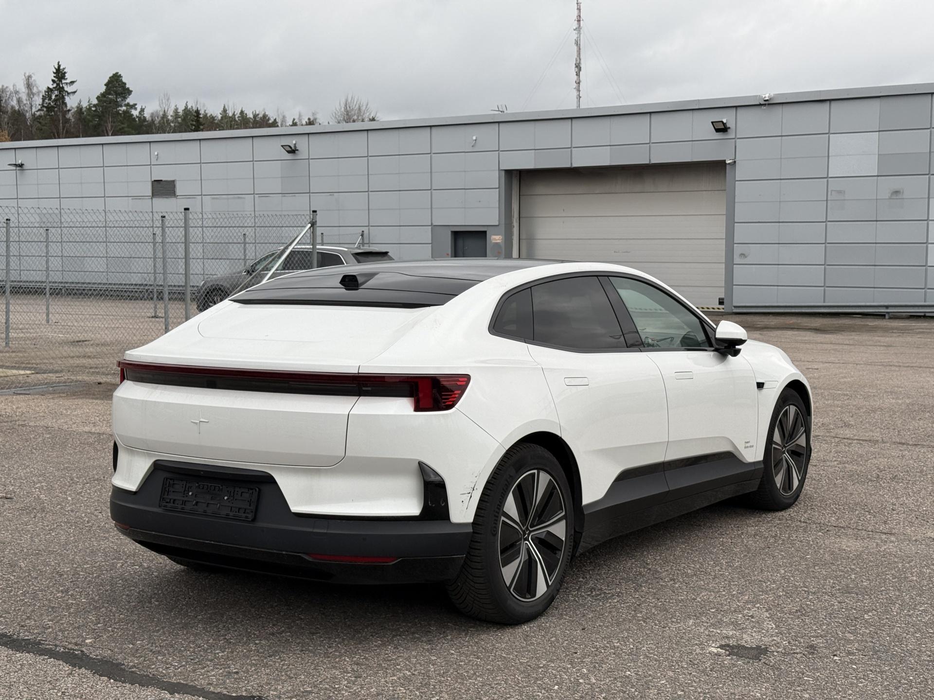 Näytä kaikki kuvat: 2026 Polestar 4