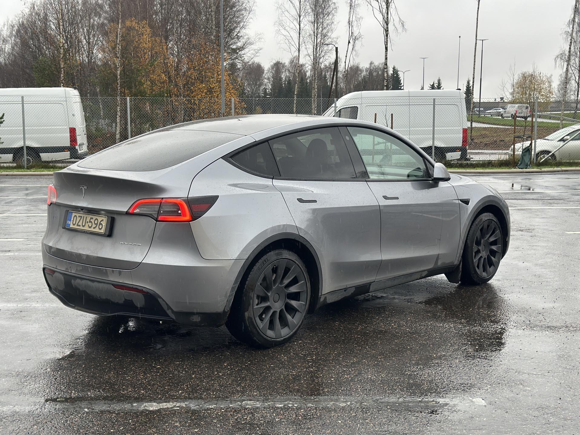 Näytä kaikki kuvat: 2023 Tesla Model Y