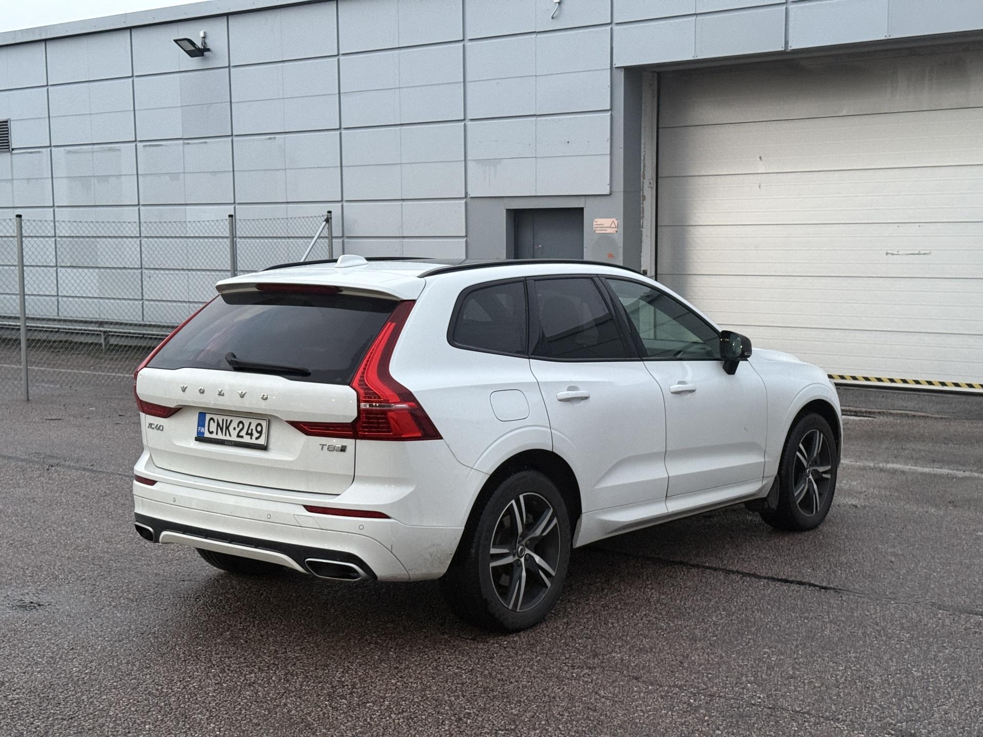 Pienoiskuva 3: 2020 Volvo XC60