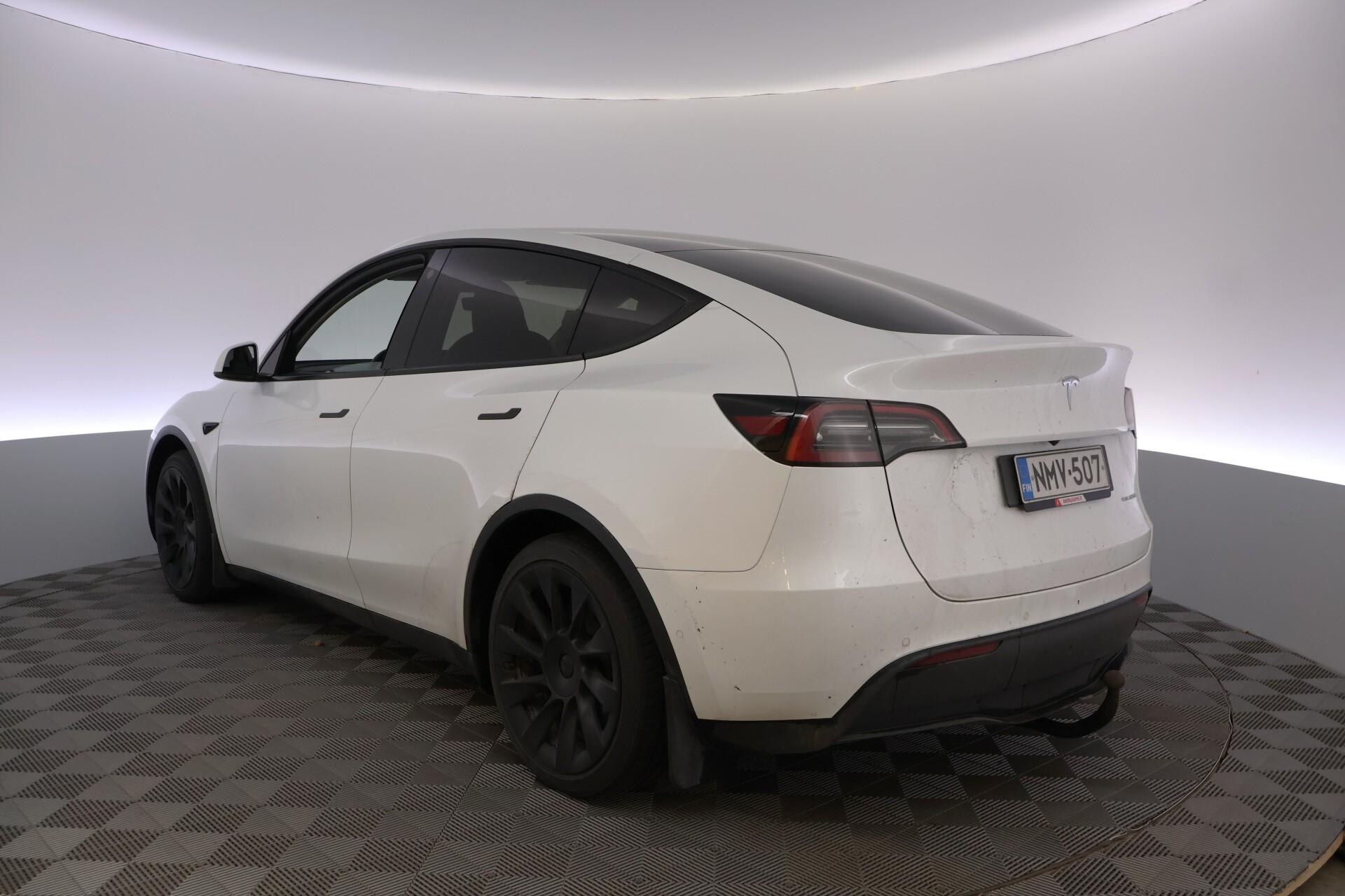 Näytä kaikki kuvat: 2022 Tesla Model Y