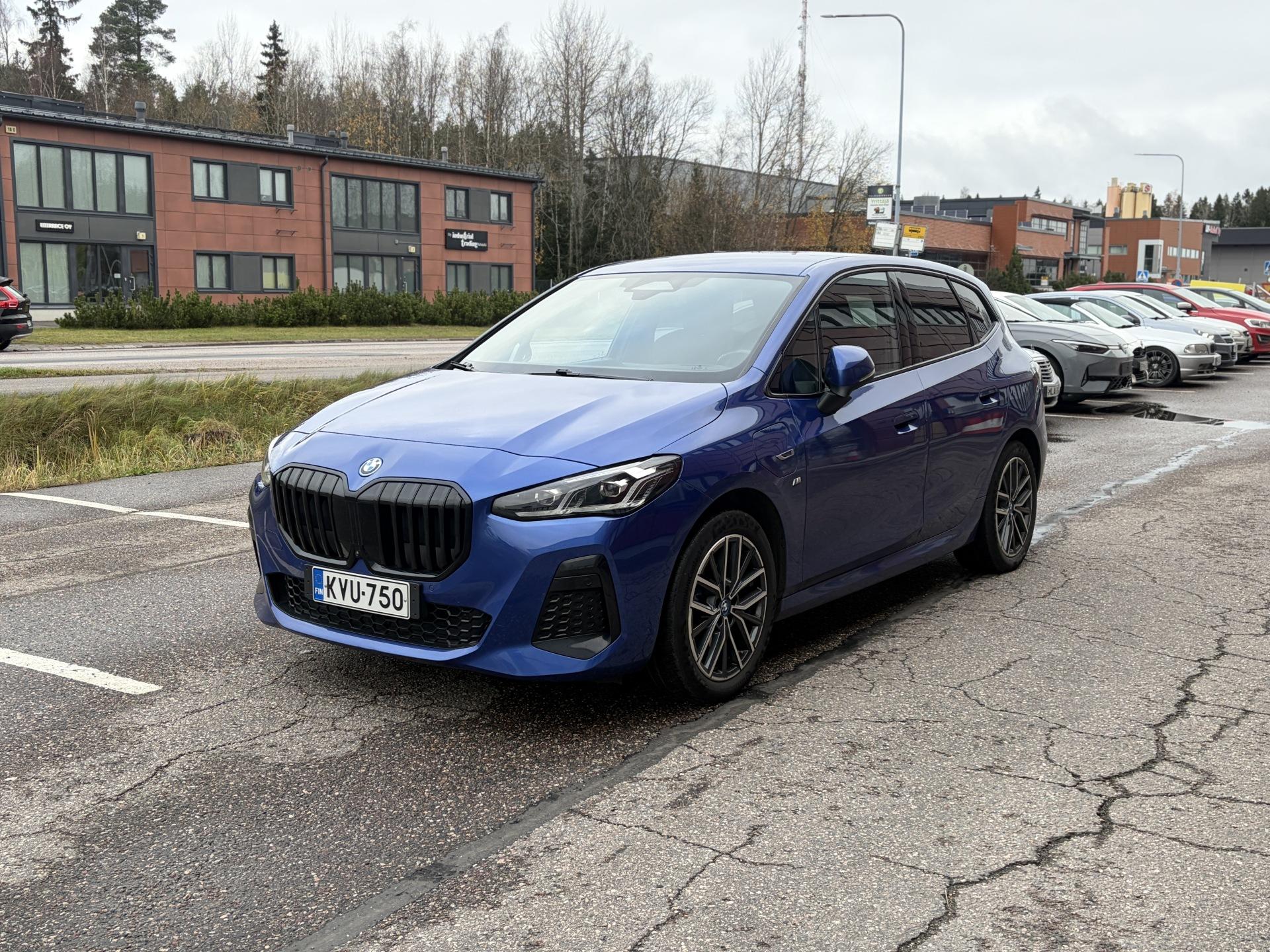 Pienoiskuva 2: 2023 BMW 230
