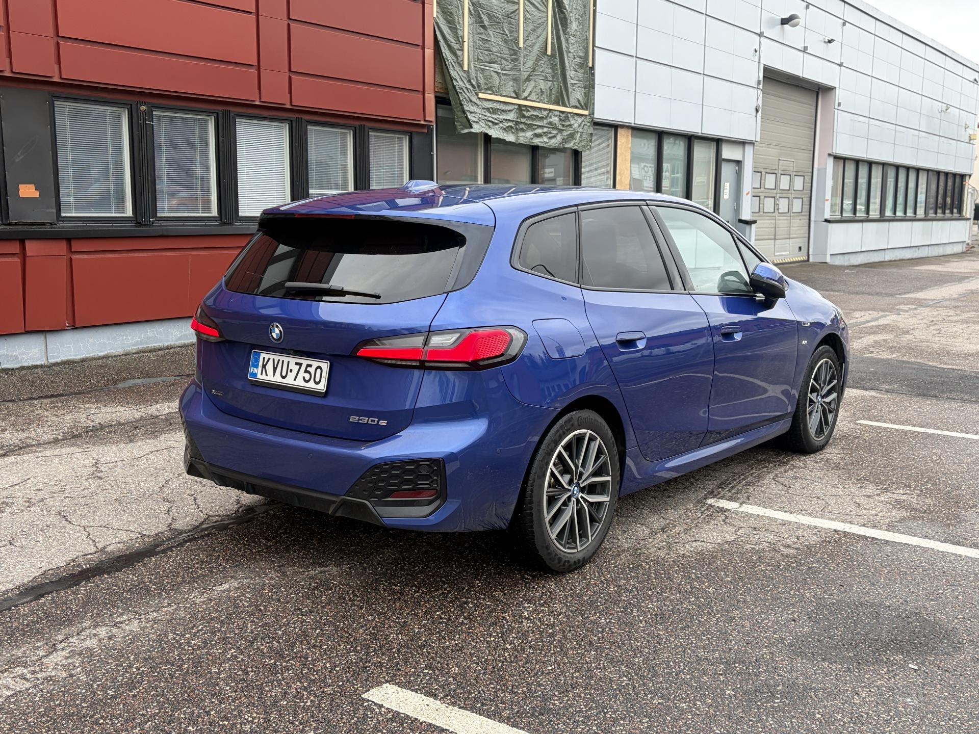 Näytä kaikki kuvat: 2023 BMW 230