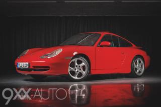 Punainen Porsche 911
