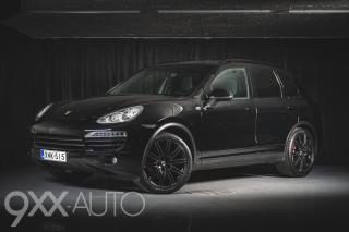 Musta Porsche Cayenne