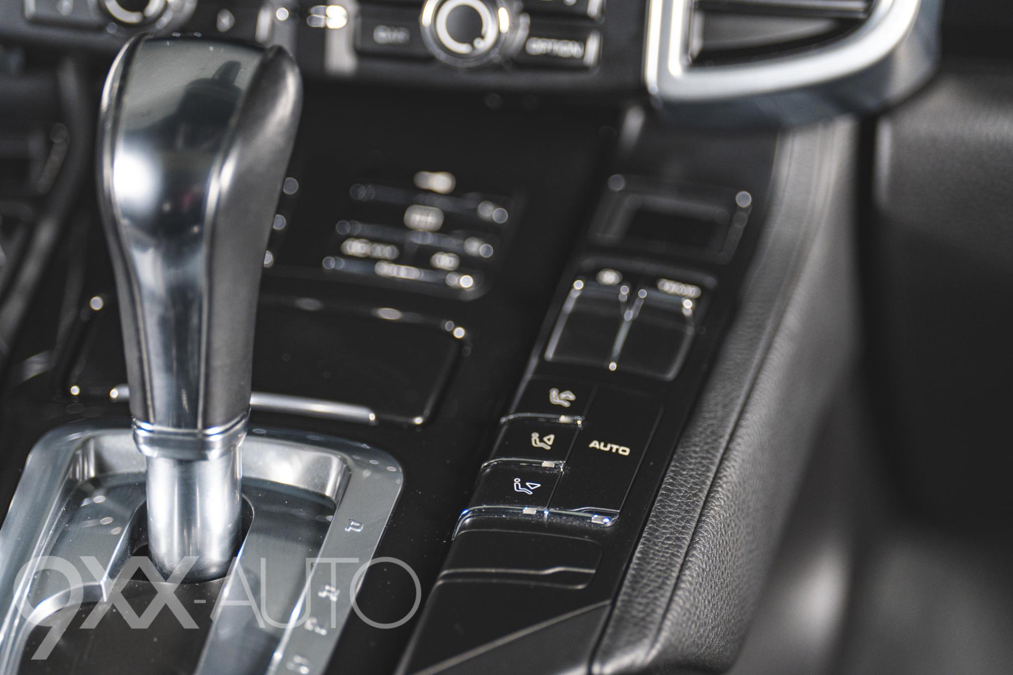Musta Porsche Cayenne Diesel Tiptronic *Musta, Musta, Mustat*