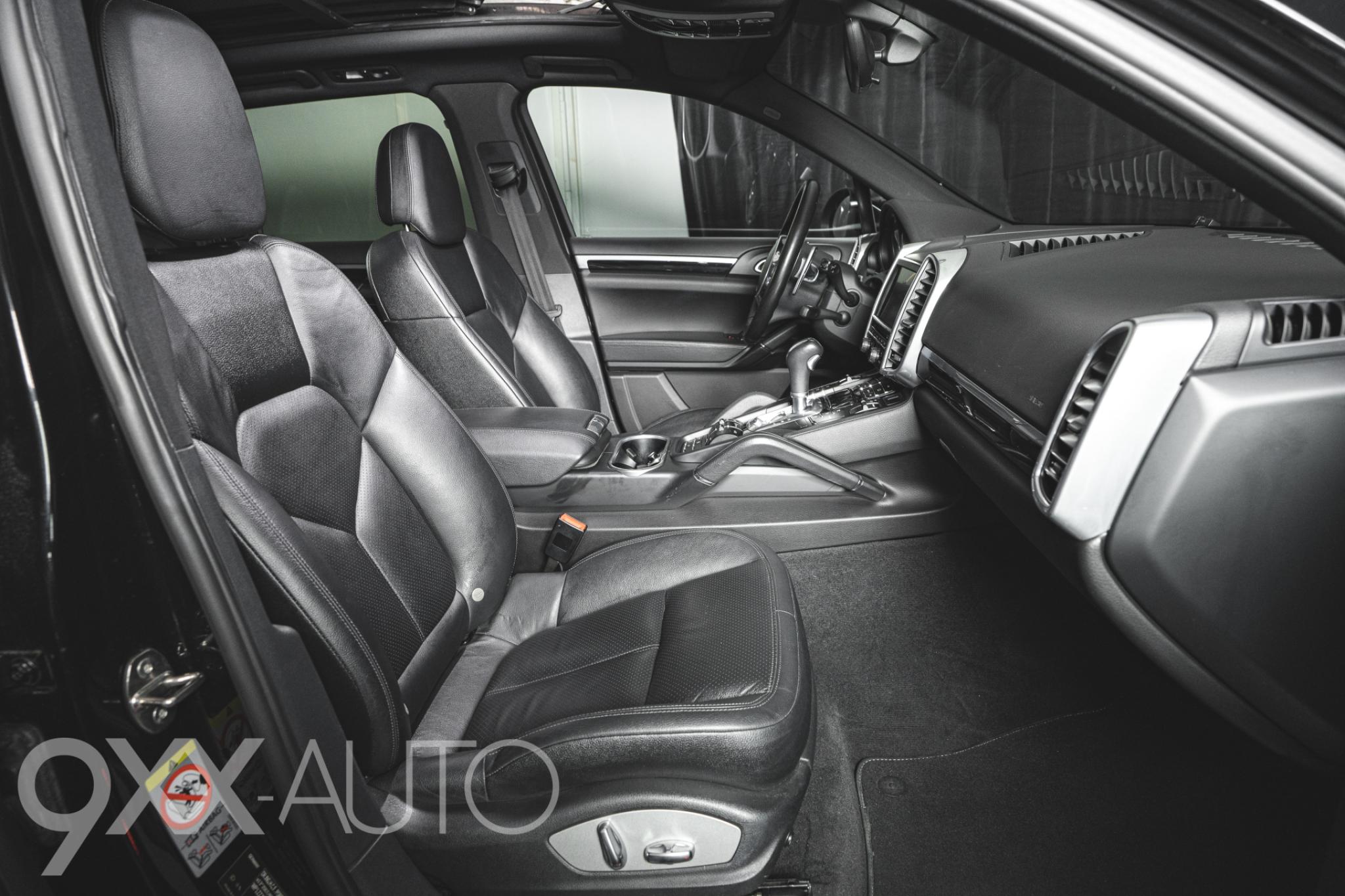 Musta Porsche Cayenne Diesel Tiptronic *Musta, Musta, Mustat*