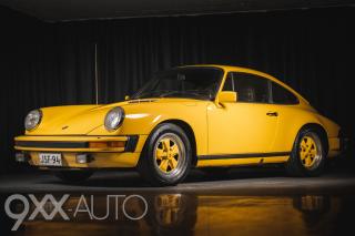 Keltainen Porsche 911
