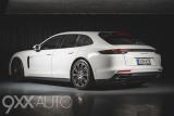 Valkoinen Porsche Panamera 4 E-Hybrid Sport Turismo