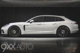 Valkoinen Porsche Panamera 4 E-Hybrid Sport Turismo