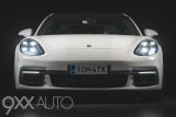Valkoinen Porsche Panamera 4 E-Hybrid Sport Turismo