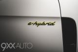 Valkoinen Porsche Panamera 4 E-Hybrid Sport Turismo